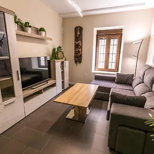 Apartamento Centrico Y Moderno Con Piscina Y Parking, Jaén